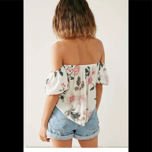 Urban Outfitters NWT Pia cold shoulder blouse - Picture 2 of 6